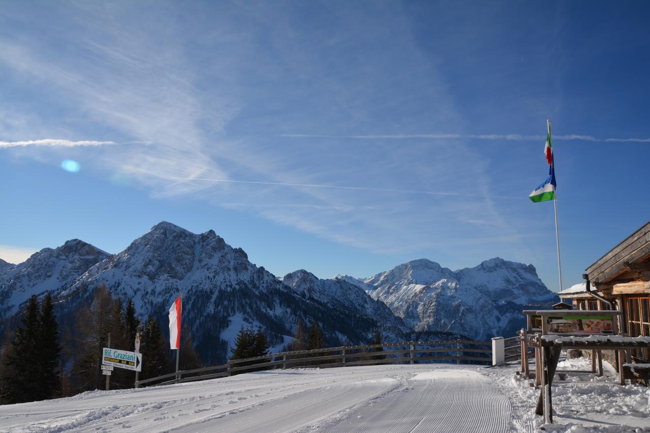 Отель Rifugio Graziani Huette Сан-Виджилио-ди-Мареббе Экстерьер фото