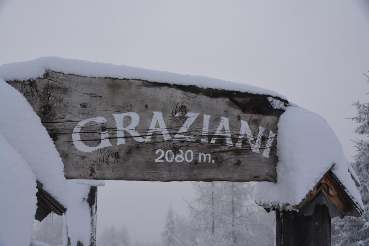Отель Rifugio Graziani Huette Сан-Виджилио-ди-Мареббе Экстерьер фото