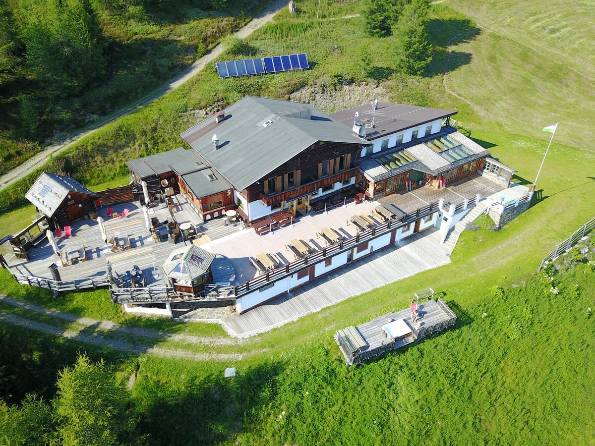 Отель Rifugio Graziani Huette Сан-Виджилио-ди-Мареббе Экстерьер фото