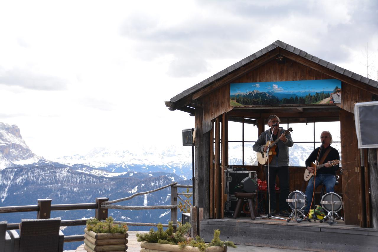 Отель Rifugio Graziani Huette Сан-Виджилио-ди-Мареббе Экстерьер фото