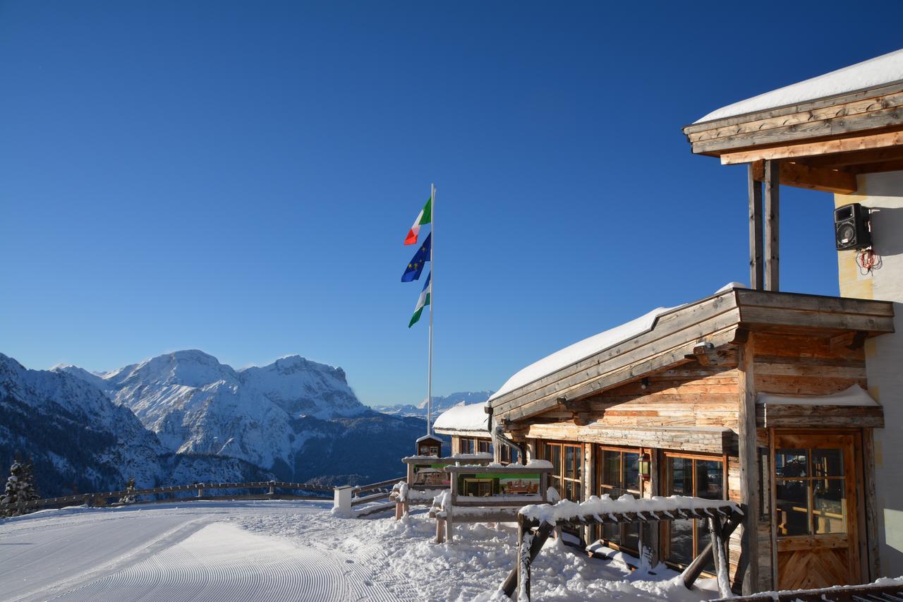Отель Rifugio Graziani Huette Сан-Виджилио-ди-Мареббе Экстерьер фото