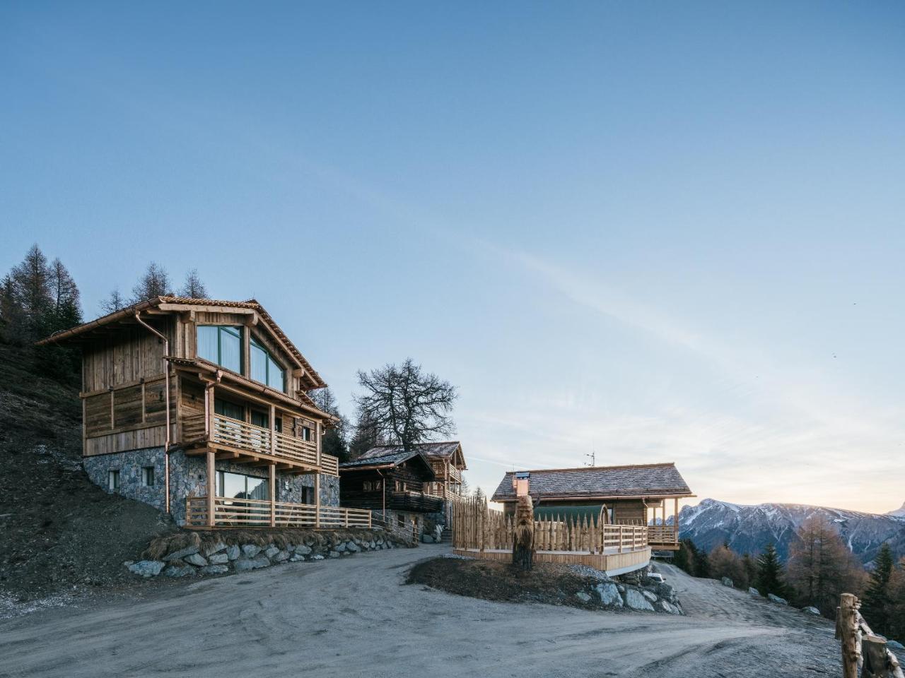 Отель Rifugio Graziani Huette Сан-Виджилио-ди-Мареббе Экстерьер фото