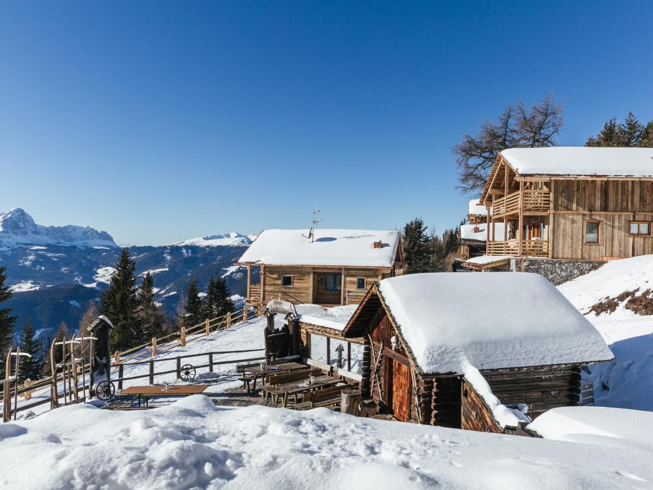 Отель Rifugio Graziani Huette Сан-Виджилио-ди-Мареббе Экстерьер фото