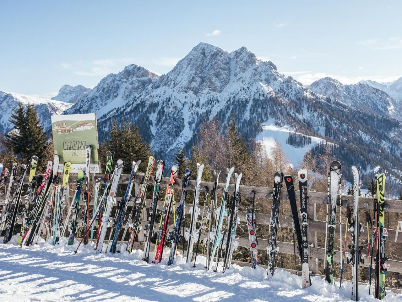 Отель Rifugio Graziani Huette Сан-Виджилио-ди-Мареббе Экстерьер фото