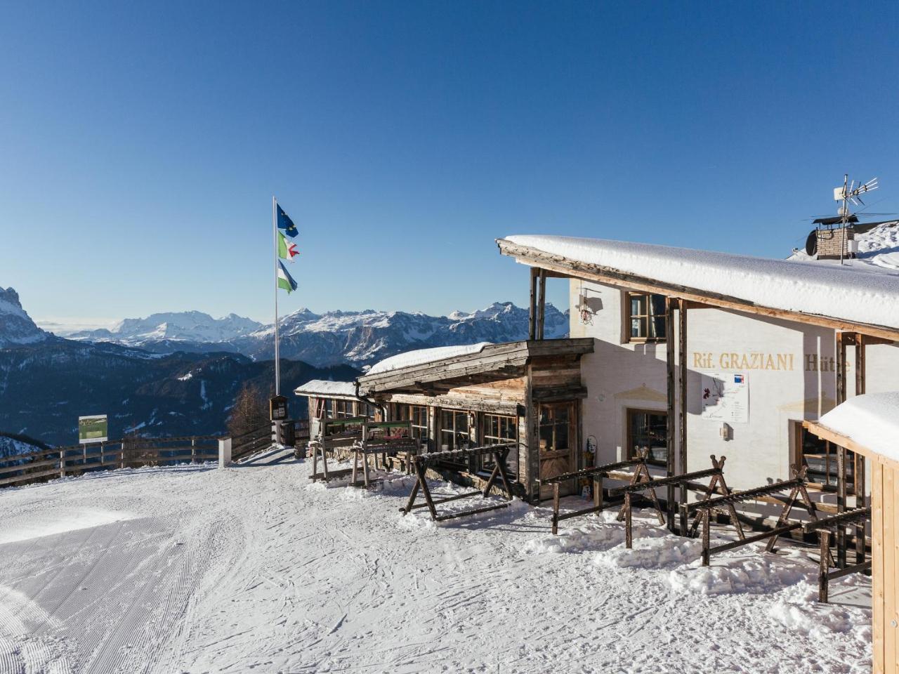 Отель Rifugio Graziani Huette Сан-Виджилио-ди-Мареббе Экстерьер фото
